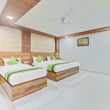 Hotel Nysha Palace Near Igi Airport 뉴델리 외부 사진
