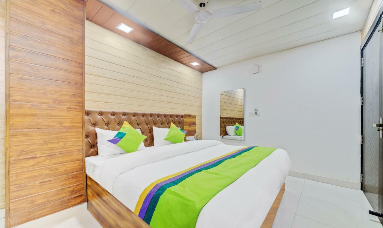 Hotel Nysha Palace Near Igi Airport 뉴델리 외부 사진