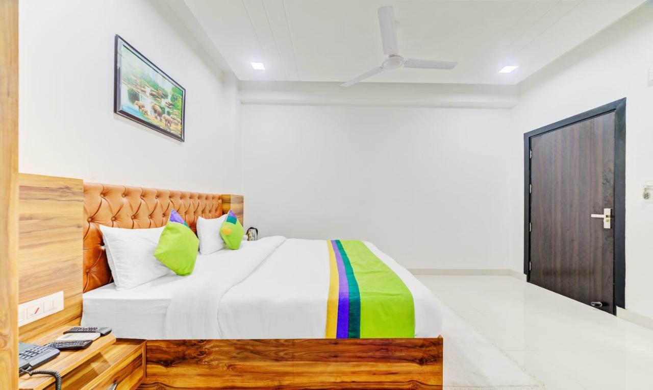 Hotel Nysha Palace Near Igi Airport 뉴델리 외부 사진